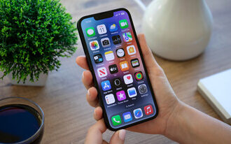 Apple iPhone 14 review, display