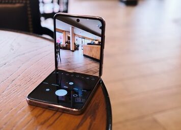 Samsung Galaxy Z Flip4 Review, photo